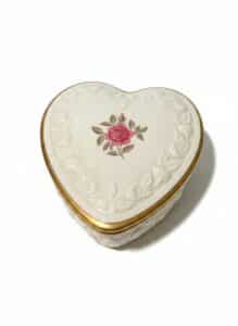 Lenox-Rhodora-Heart-Shaped-Trinket-Box-with-Rose-Motif