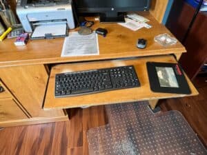 Pine-Wood-Computer-Desk-with-Hutch-third-image