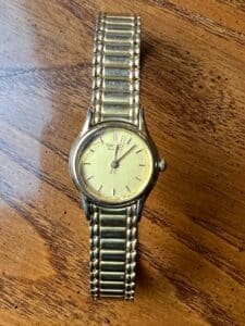 Seiko-Womens-Quartz-Watch-N-E