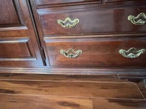 Thomasville-Collectors-Cherry-Triple-Dresser-with-Tri-Fold-Mirror-third-image