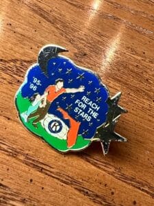 Vintage-Florida-Kiwanis-International-Reach-for-the-Stars-Lapel-Pin