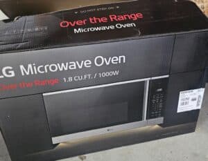 7743