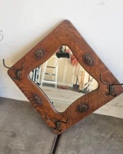 13818