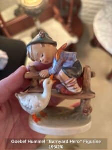 Goebel-Hummel-Barnyard-Hero-Figurine-or-or