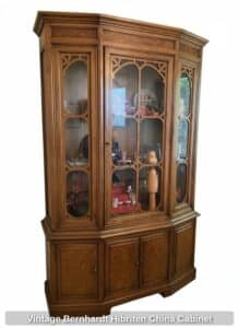 Vintage-Bernhardt-Hibriten-China-Cabinet