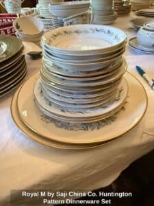 Royal-M-by-Saji-China-Co.-Huntington-Pattern-Dinnerware-Set