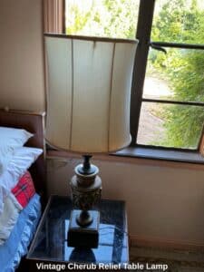 Vintage-Cherub-Relief-Table-Lamp