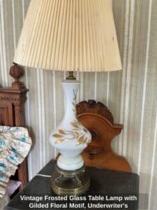 Vintage-Frosted-Glass-Table-Lamp-with-Gilded-Floral-Motif-Underwriters-Laboratories-Inc.-Certified
