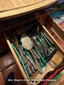 Wm.-Rogers-Son-Silver-Plate-Flatware-Set