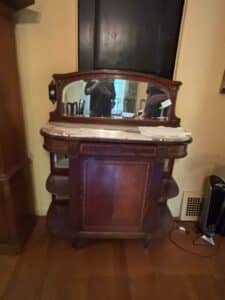 Antique-Mahogany-Serpentine-Bow-Front-China-Cabinet-fifth-image