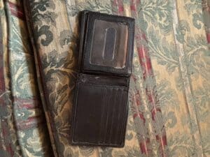 Black-Leather-Bifold-Wallet-third-image