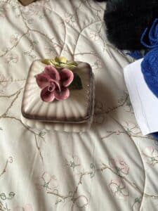 Capodimonte-Porcelain-Trinket-Box-with-Floral-Motif