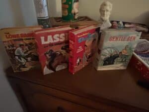 Collection-of-Vintage-Childrens-Books-Lassie-and-the-Shabby-Sheik-and-Gentle-Ben-are-Whitman-Big-Little-Books