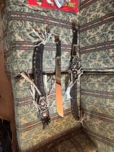 Corona-Machete-with-Decorative-El-Salvador-Sheaths