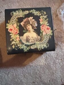 Victorian-Style-Jewelry-Box-with-Portrait-and-Floral-Motifs