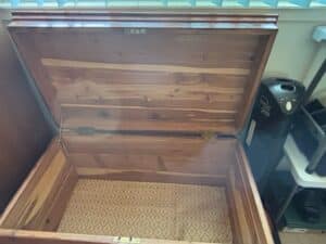 Vintage-Lane-Cedar-Chest-third-image