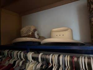 Woven-Straw-Fedora-Hat-with-Feather-Detail-and-Panama-Hat