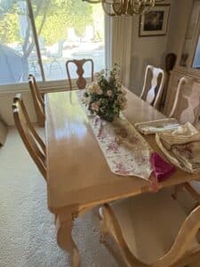 Ethan-Allen-Provincial-Style-Dining-Set-with-Six-Chairs-and-Hutch-second-image