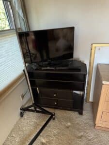 Samsung-Flat-Screen-LED-Television-with-Dark-Espresso-Media-Stand