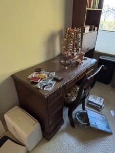 Traditional-Mahogany-Pedestal-Desk-with-Chair