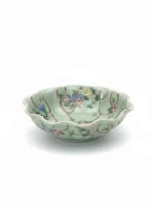 Chinese-Celadon-Glazed-Famille-Rose-Leaf-Shaped-Dish-third-image