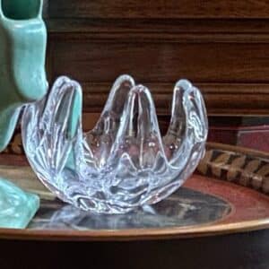 Hull-Pottery-Fan-Vase-and-Crystal-Bowl-Set-second-image