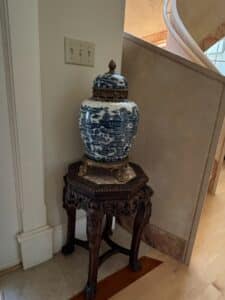 Large-Blue-and-White-Chinoiserie-Porcelain-Ginger-Jar-on-Carved-Hardwood-Pedestal-Stand