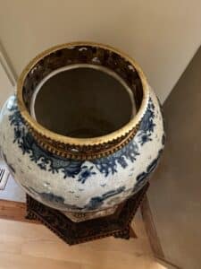 Large-Blue-and-White-Chinoiserie-Porcelain-Ginger-Jar-on-Carved-Hardwood-Pedestal-Stand-third-image