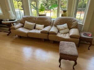 Vico-Magistretti-for-Cassina-Maralunga-Seater-Sofa-and-Armchair-fourth-image