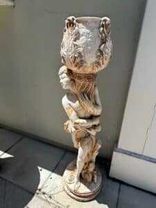 Vintage-Cherub-Pedestal-Planter