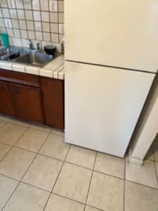 General-Electric-Top-Freezer-Refrigerator-2