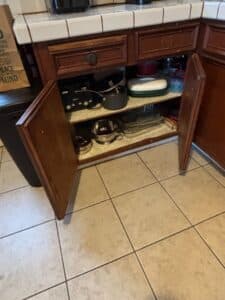 Kitchen-Base-Cabinet-with-Drawer-and-Tiled-Countertop