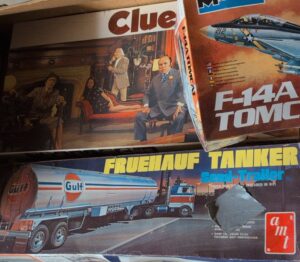 AMT-or-Scale-Fruehauf-Semi-Trailer-Tanker-Truck-Model-Kit