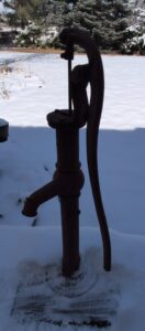 Antique-Cast-Iron-Hand-Water-Pump-Red-Jacket