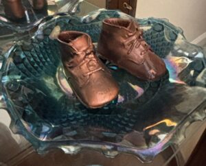 Carnival-Glass-Bowl-with-Bronzed-Baby-Shoes