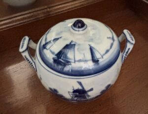 Delft-Blue-Ceramic-Sugar-Bowl-with-Lid
