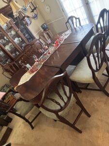 Duncan-Phyfe-Style-Mahogany-Dining-Table-with-Six-Chairs