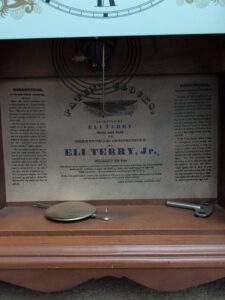 Eli-Terry-Jr.-Pillar-and-Scroll-Shelf-Clock-third-image