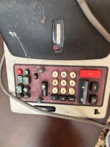 Olivetti-Divisumma-Electronic-Calculator-third-image