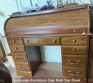 Riverside-Furniture-Oak-Roll-Top-Desk
