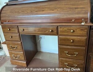 Riverside-Furniture-Oak-Roll-Top-Desk-second-image