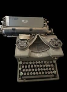 Royal-Model-Typewriter