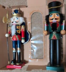 Set-of-Two-Wooden-Nutcrackers-King-and-Soldier