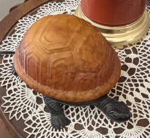 Tiffany-Style-Amber-Turtle-Lamp