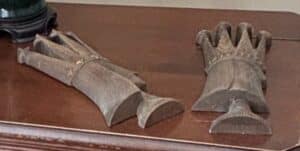 Victorian-Eastlake-Walnut-Parlor-Table-with-Carved-Base-second-image