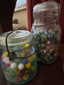 Vintage-Ball-Ideal-Quart-Jar-with-Assorted-Marbles