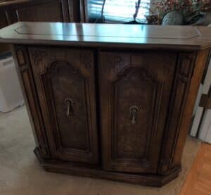 Vintage-French-Provincial-Style-Two-Door-Cabinet