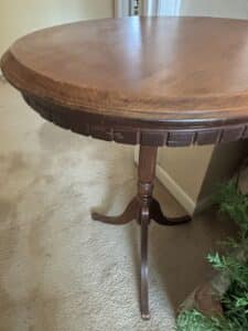 Vintage-Mahogany-Pie-Crust-Edge-Tilt-Top-Side-Table