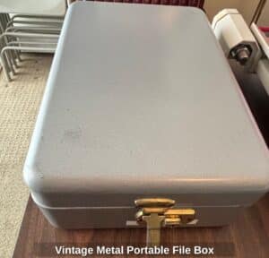 Vintage-Metal-Portable-File-Box
