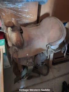 Vintage-Western-Saddle